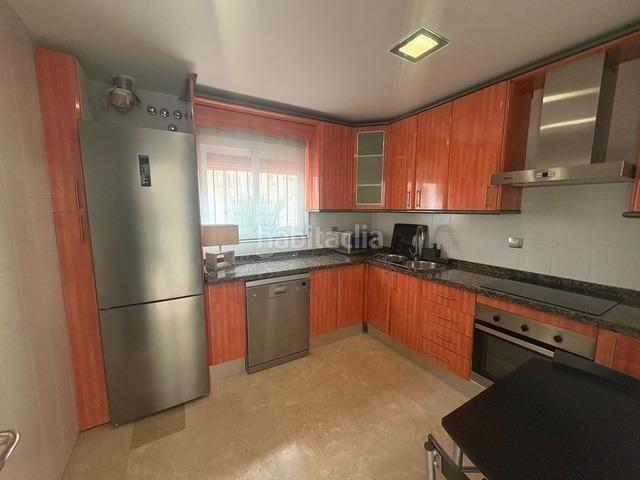 Foto 4b3ec969-0620-4c47-b5ab-4bb8e97b9e32. Casa adossada amb aparcament a Barrio de la Vega Monachil