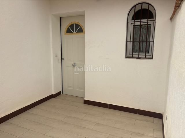 Foto c5a0ea80-91e6-40d2-a448-7f514dddd4f6. Casa adossada amb aparcament a Barrio de la Vega Monachil