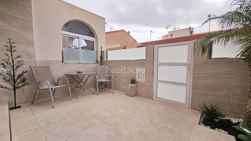 Foto 02d5f2e9-d51e-4d0e-808f-cd59fc5ac1cb. Casa a Zona Carrefour - Urbanizaciones Torrevieja