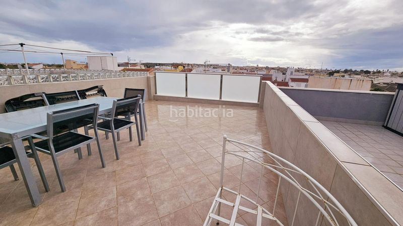 Foto b4a5f7ee-216e-4a2f-ac6a-72e4340adbf8. Casa a Zona Carrefour - Urbanizaciones Torrevieja