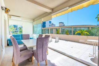 Pis  Calle calle vainilla. Apartamento de 3 dormitorios con amplia terraza  al sur en el re