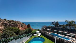 Chalet  Calle y-1 campoa-sector norte. Espectacular chalet independiente en primera l�nea de mar en cam