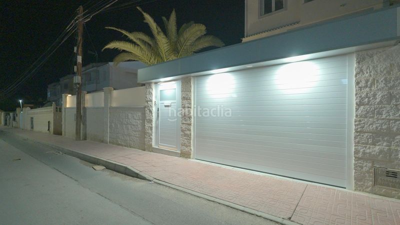 Foto 403c1964-ca6a-4ab4-9161-cdc3db9176d5. Casa adossada amb calefacció aparcament piscina a Torrevieja