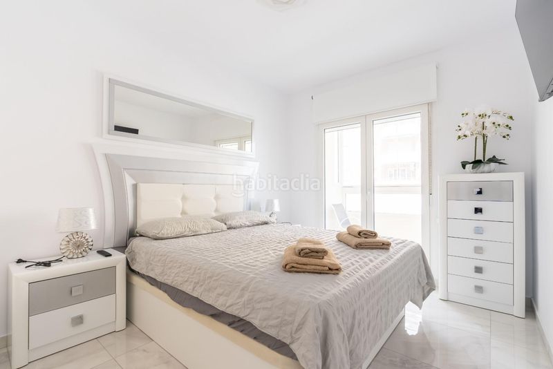 Foto 4699c5d6-f5f3-4600-b5e8-b6d9167c4587. Casa adossada amb calefacció aparcament piscina a Torrevieja