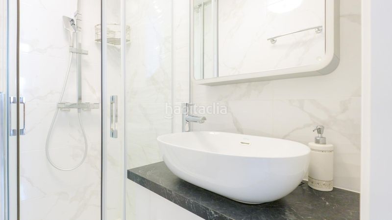 Foto 871bafde-ddcc-40a3-8a8d-ffe3350009a8. Casa adossada amb calefacció aparcament piscina a Torrevieja