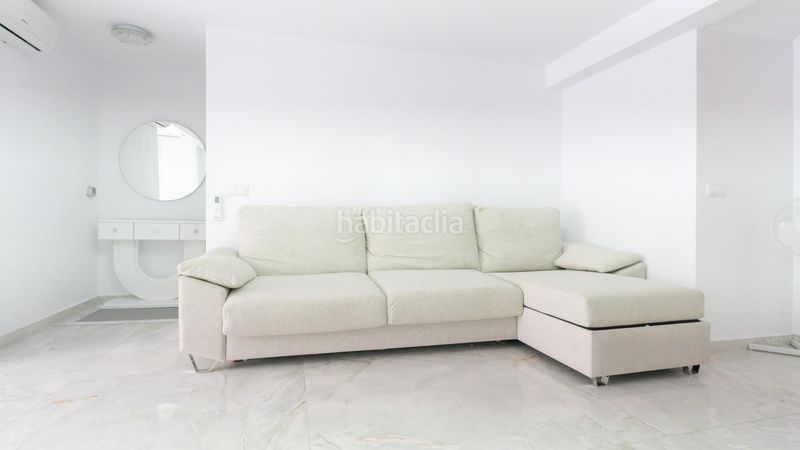 Foto f6a4c907-645e-49ba-9253-8067dbd12de6. Casa adossada amb calefacció aparcament piscina a Torrevieja