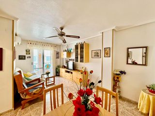 Apartment in Avenida pinoso de 12. 2 dormitorios  garaje, a 200 metros playa de los naufragos