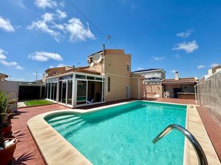 Chalet in Avenida baracaldo 1