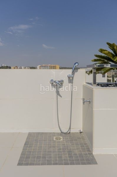 Foto 384bf88b-72c2-4344-b9a7-f1fd1e3c2a19. Xalet amb aparcament piscina a Campoamor Orihuela