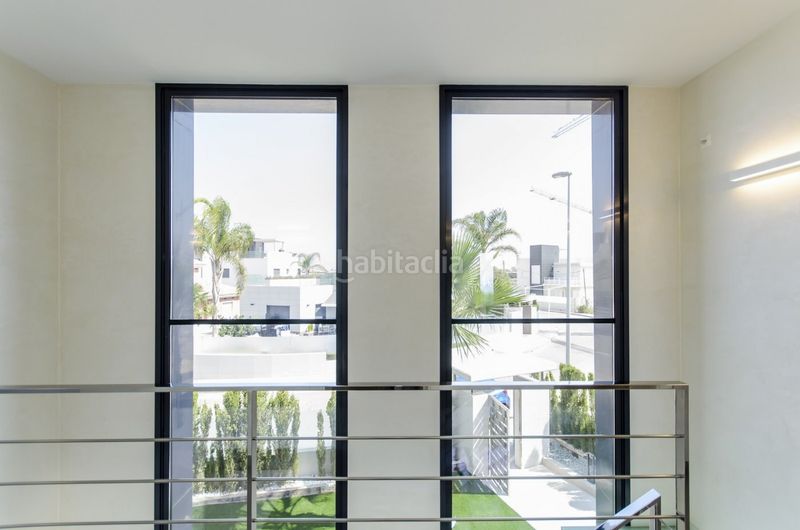 Foto 82597510-843f-4d89-ad90-988a4547a7ed. Xalet amb aparcament piscina a Campoamor Orihuela