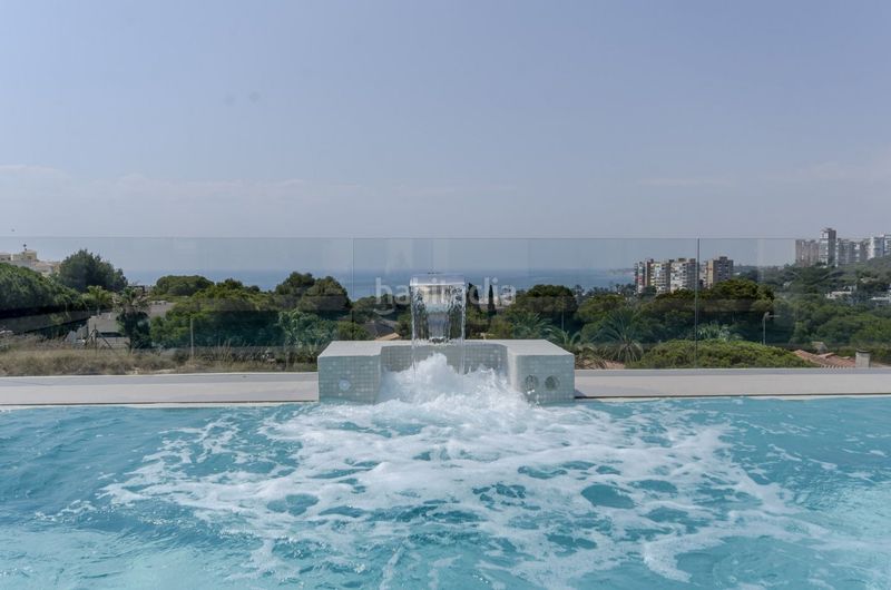 Foto af678293-25ae-47e6-9087-874ba6ceada9. Xalet amb aparcament piscina a Campoamor Orihuela