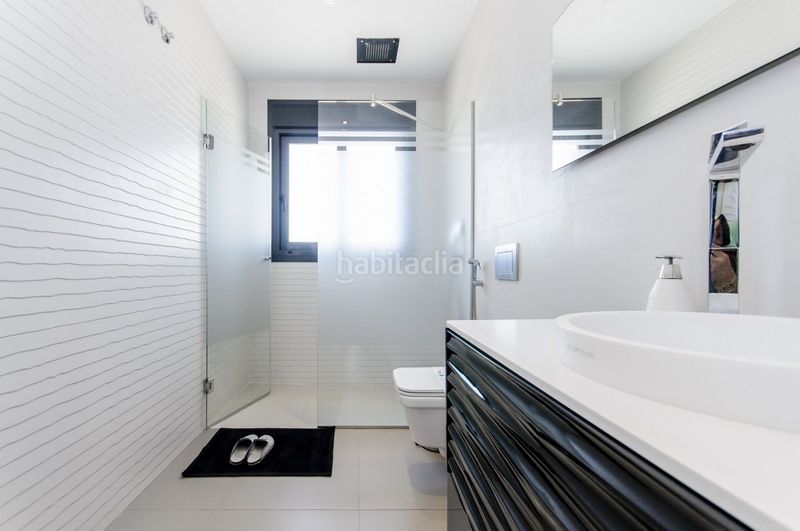 Foto bd5fdd33-c70c-4e66-abd4-a21493112943. Xalet amb aparcament piscina a Campoamor Orihuela