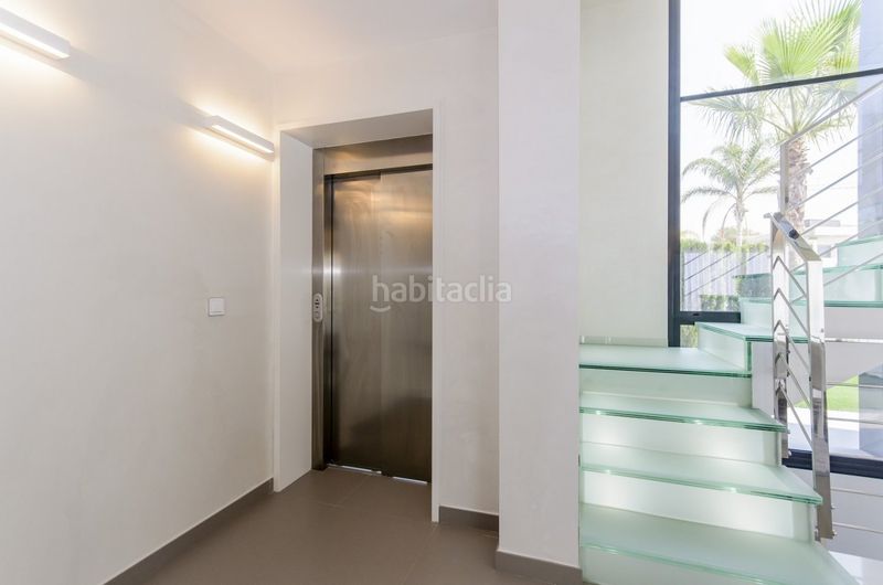 Foto daf50bc2-9784-4e8f-9c94-4eb2b28d2564. Xalet amb aparcament piscina a Campoamor Orihuela