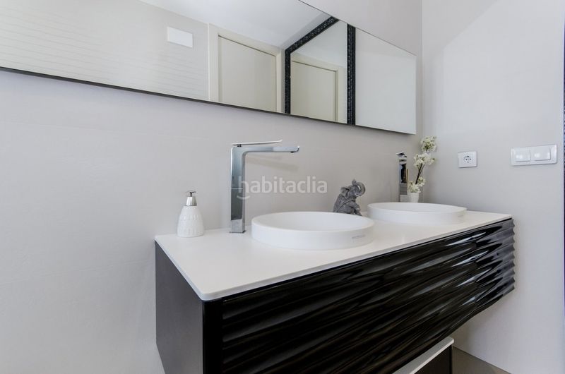 Foto ea253324-37b0-4415-b946-bcc444e1a2ae. Xalet amb aparcament piscina a Campoamor Orihuela