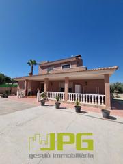 Xalet en Busot. Fabuloso chalet en busot situado en urbanizacion llano de los pa