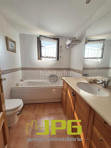 Foto bf36dd39-ede7-4bee-8f8a-8c61d685c784. Maison jumelée avec parking piscine dans Bellavista-Capiscol-Frank Espinós San Juan de Alicante