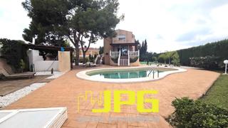 Xalet en La Huerta. Exclusivo chalet en urbanizacion la huerta muchamiel