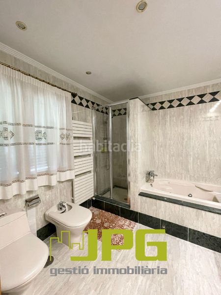 Foto 5bf21bde-da41-48b1-8b57-4aabd1576889. Xalet amb calefacció aparcament a Centro Mutxamel
