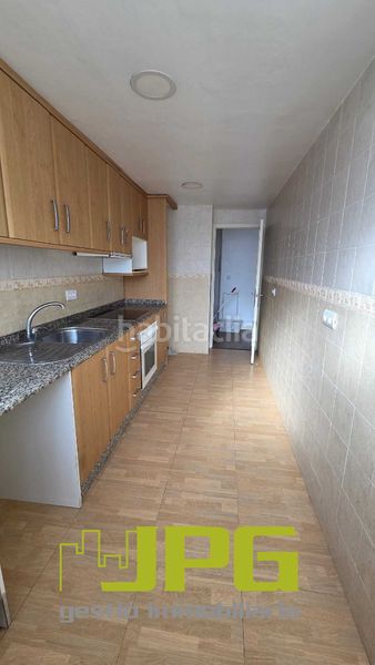 Foto b2c2a339-93f6-4bf7-a924-394b25781394. Pis a Centro Mutxamel