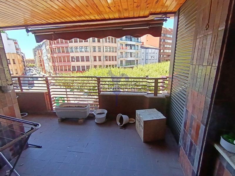 Foto c789ed6c-106b-4719-850b-9267ca44945a. Flat with heating parking in Centro Ciudad León