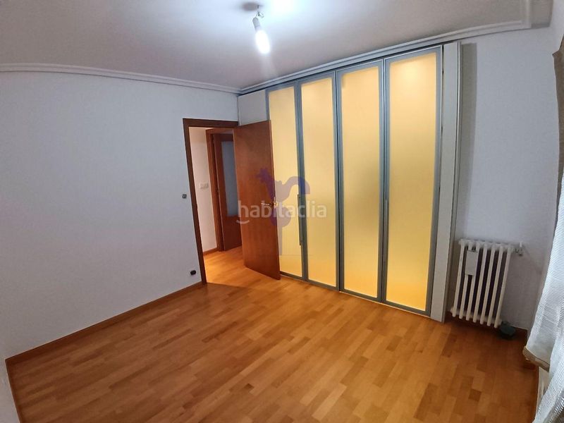 Foto ae5c1d8f-5e1d-4704-b039-7b794952cfdd. Apartament amb calefacció aparcament a Centro Ciudad León