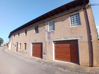 Casa a Valverde de la Virgen