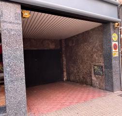 Aparcament cotxe a Plaa dels Patins. Plaza de aparcamiento doble en el centro de palma