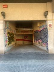 Autoparkplatz in Bons Aires. Plaza de aparcamiento en el centro
