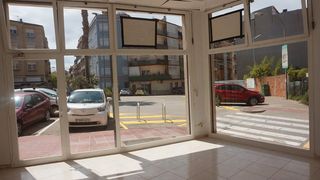 Affitto Locale commerciale in Avinguda de catalunya 7. Local comercial 500€ mes