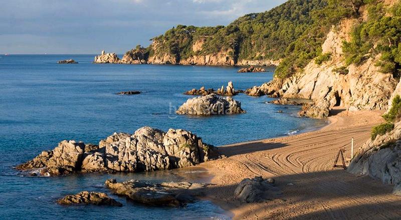 Foto c28f228a-32e1-4b40-b682-80dd21fb7ed5. Pis amb calefacció aparcament piscina a Santa Clotilde Lloret de Mar