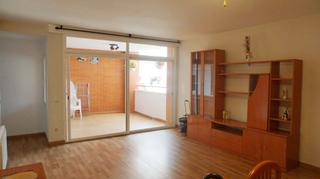 Piso en Fenals. Piso de 4 habitaciones, soleado orientado al sur