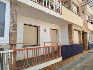 Planta baixa a Carrer de sant isidre 17. ¡no dejes pasar la ocasión de transformar este espacio en tu hog