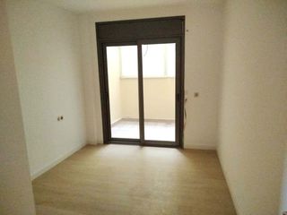 Pis a Carrer comte ramon borrell 9. Piso reformado 1 hab lloret centre a 200m playa
