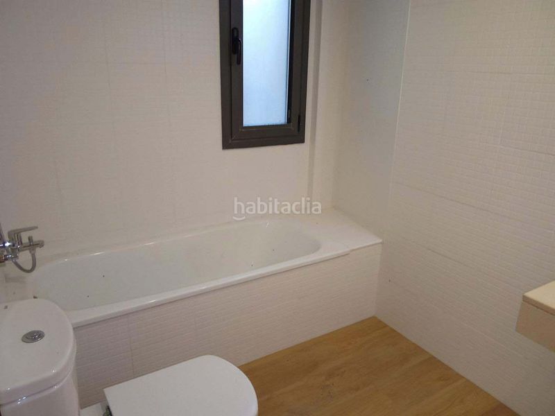 Foto 0e1d29c5-543a-4d74-852e-1024bef19e4f. Pis a carrer comte ramon borrell 8 piso reformado en el centro - ¡a 200 metros de la playa! a Lloret de Mar