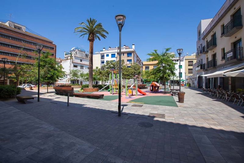 Foto 1b74fc0f-cb57-4a7b-93cc-bac52f6882cd. Pis a carrer comte ramon borrell 8 piso reformado en el centro - ¡a 200 metros de la playa! a Lloret de Mar