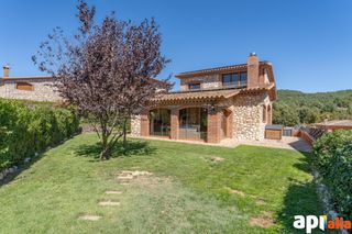 Xalet  Pau i aixel�. Chalet de estilo r�stico de lujo en prades