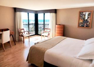 Masía en Collbató. Se vende hostal