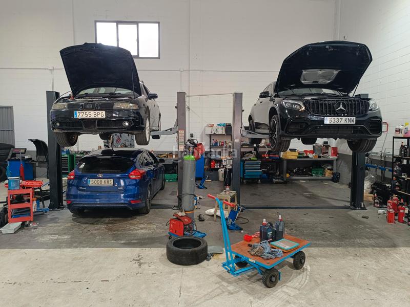 Foto ecdcd5e1-7ec2-4279-8626-efcc67c7d5fe. Transfer business premise in Zona Industrial Rubí