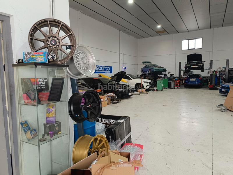 Foto 4eb991d0-39b4-4ea0-8118-0ae764c3fcf4. Traspaso local comercial traspaso taller mecánico en Rubí