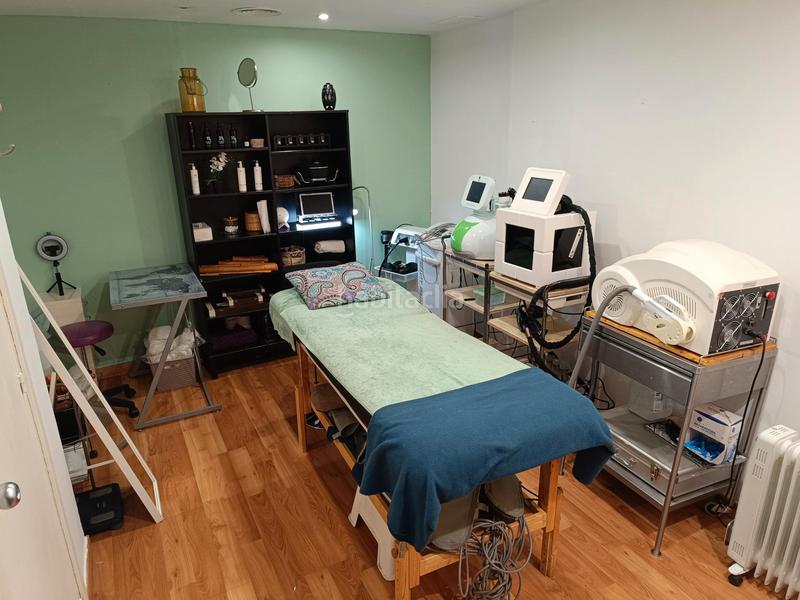 Foto 49e99e5f-99ad-4272-a0e2-a0cd71d1e8e6. Traspaso local comercial se traspasa centro de estetica en rubi en Rubí