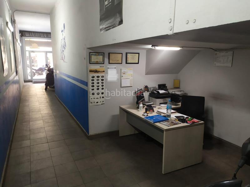 Foto e350ca21-3936-4ea5-b3be-e6f516e83aa0. Traspaso local comercial traspaso taller de motos en Barcelona