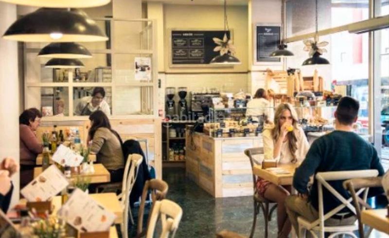 Foto fa40daf8-c9a1-48d9-a654-de3488437616. Traspaso local comercial traspaso cafeteria en Sants Barcelona