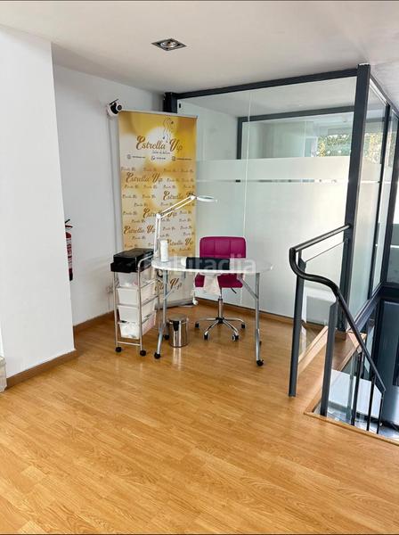 Foto 5abe23b6-02a8-4b9e-af6d-baaa59389e36. Traspaso local comercial traspaso centro estética con licencia peluquería. en Barcelona