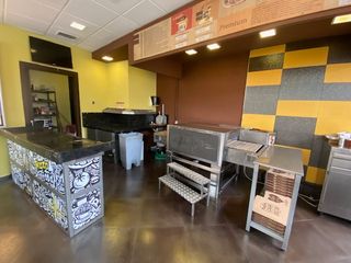 Traspàs Local Comercial a Bases de Manresa - Carretera de Santpedor. Traspaso pizzeria