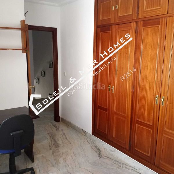 Foto 9b1b2f45-4b17-4459-9a50-42194695fbf3. Casa amb calefacció a Núcleo urbano Chiclana de la Frontera