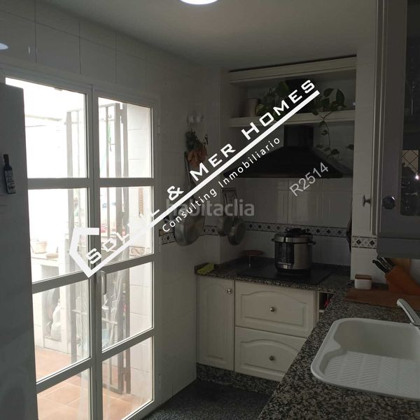 Foto a62d914f-3867-4501-b5ef-eff92bed2d3e. Casa amb calefacció a Núcleo urbano Chiclana de la Frontera