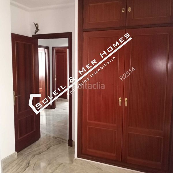 Foto c57205b8-2d24-42af-8e8c-f1dbd433affd. Casa amb calefacció a Núcleo urbano Chiclana de la Frontera