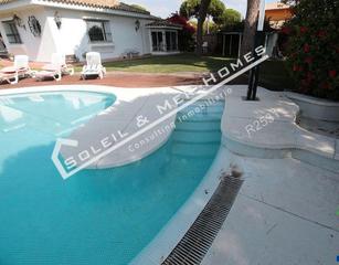 Chalet in Valdelagrana. ?? villa exclusiva en valdelagrana – el puerto de santa maría