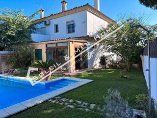 Casa adossada a El Manantial. ¡vive el encanto de el manantial, a solo pasos del mar! (el puer
