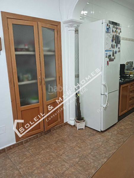 Foto beea3c84-38ab-4e95-8921-0140b9a5ead0. Pis amb xemeneia aparcament a Casco Histórico - Ribera del Marisco Puerto de Santa María (El)